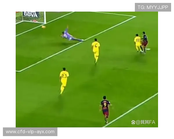内马尔轻巧停球后丝滑连线：用一双鞋把控每一次传球